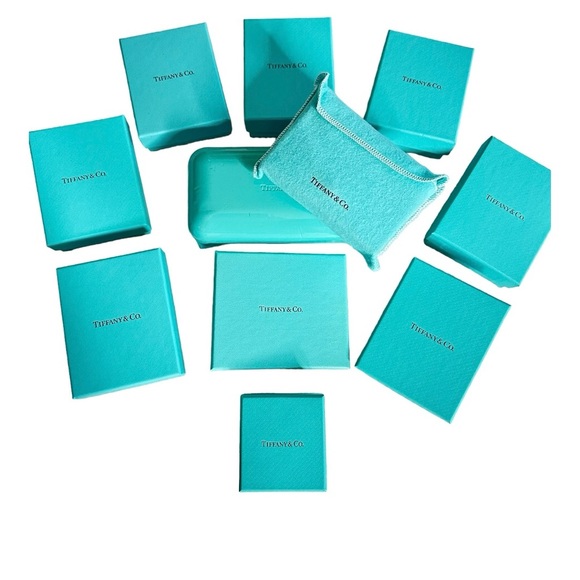 🔔Luxury & Designer🔔 is about to be auctioned! Tap now to shop before it sells! - Picture 8 of 8